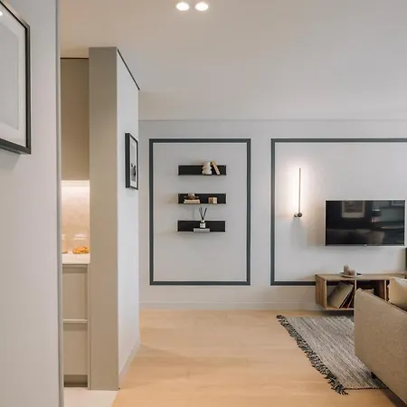 Adraga - 1 Bedroom And Shared Pool In Avenidas Novas דירה