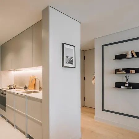 Adraga - 1 Bedroom And Shared Pool In Avenidas Novas דירה ליסבון