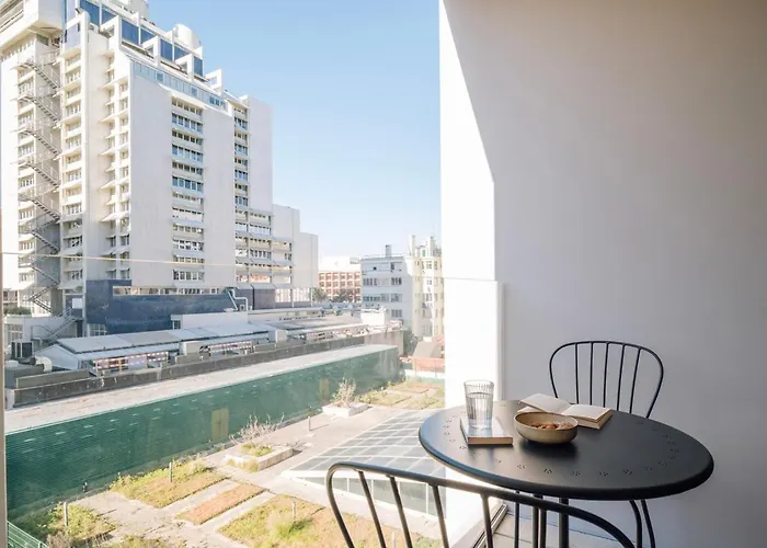 דירה Adraga - 1 Bedroom And Shared Pool In Avenidas Novas ליסבון